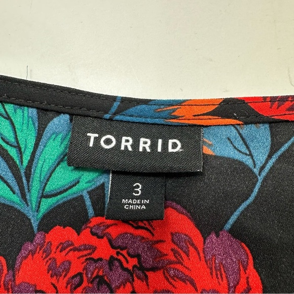 NWOT Torrid 3 Red Chiffon Floral Blouse Woman’s Plus 3X Long Sleeve Pleated - Picture 5 of 9